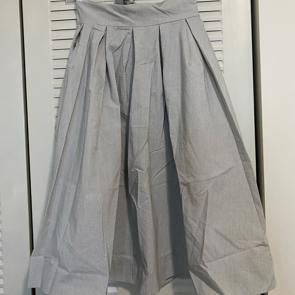 H&M Skirt - Size 36 - Very good condition with tags on